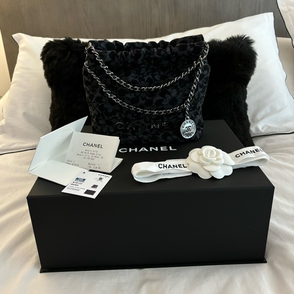 NWT 🖤 CHANEL 24B Black Floral Denim Mini 22 Ruthenium Hardware Bag - Picture 3 of 16